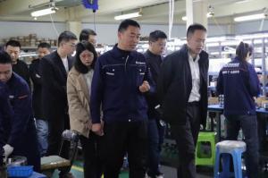 保利匯鑫、鋼研極光、金航鈦業領導蒞臨蕾丝视频官网軸承考察交流